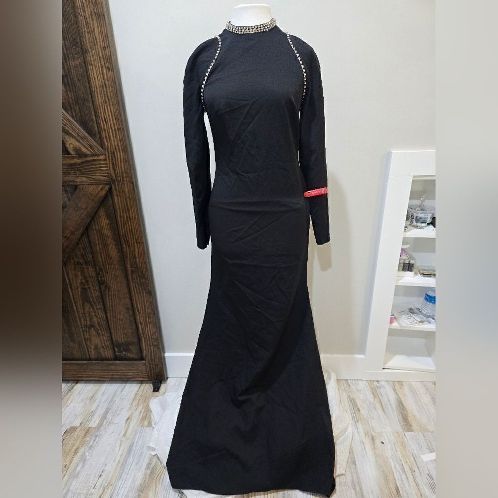 Mac Duggal 26612 Raglan Long Sleeve  High Neck Embellished Gown NWT sz 8 Black - Picture 4 of 7